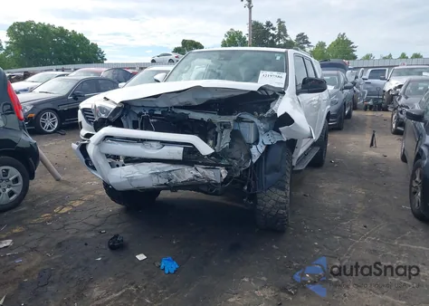 2022 Toyota 4Runner Sr5 z USA, uszkodzony, nr VIN JTEMU5JRXN6034091